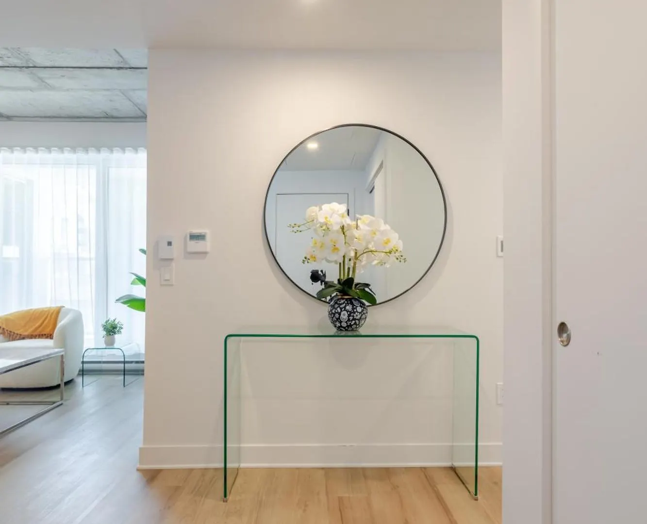 Upscale 2 Bedroom Condo In Mtl Old Port Montreal Kanada
